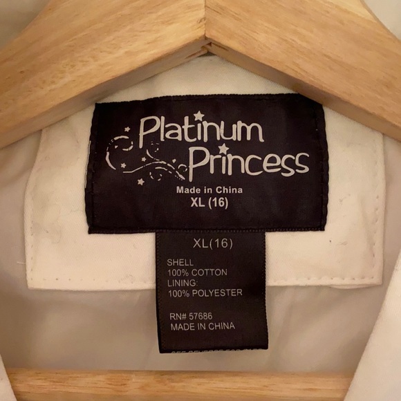 White Jacket w/ Large Buttons and Belt - Picture 4 of 4